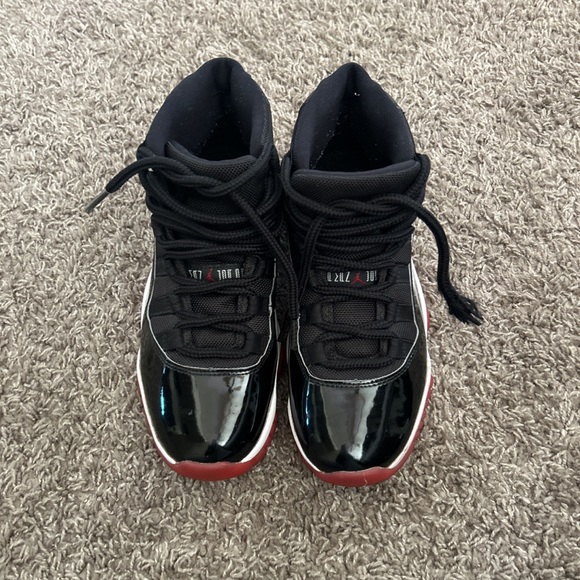 Air Jordan 11 Retro 'Bred' 2019 M size 6 - Picture 3 of 6